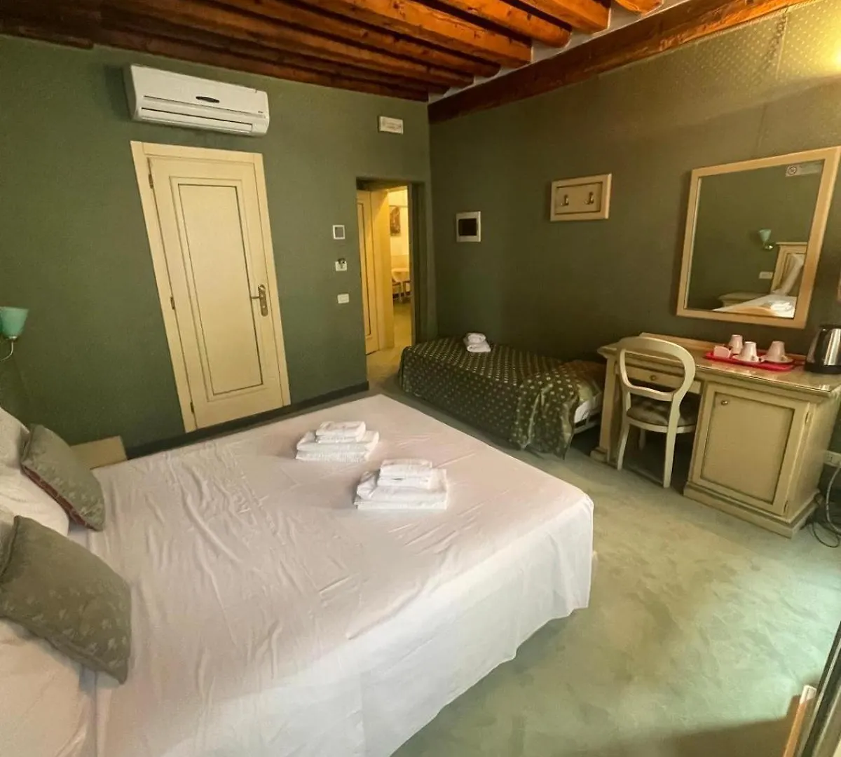 Locanda Ruga Rialto Venise 0*,  Italie